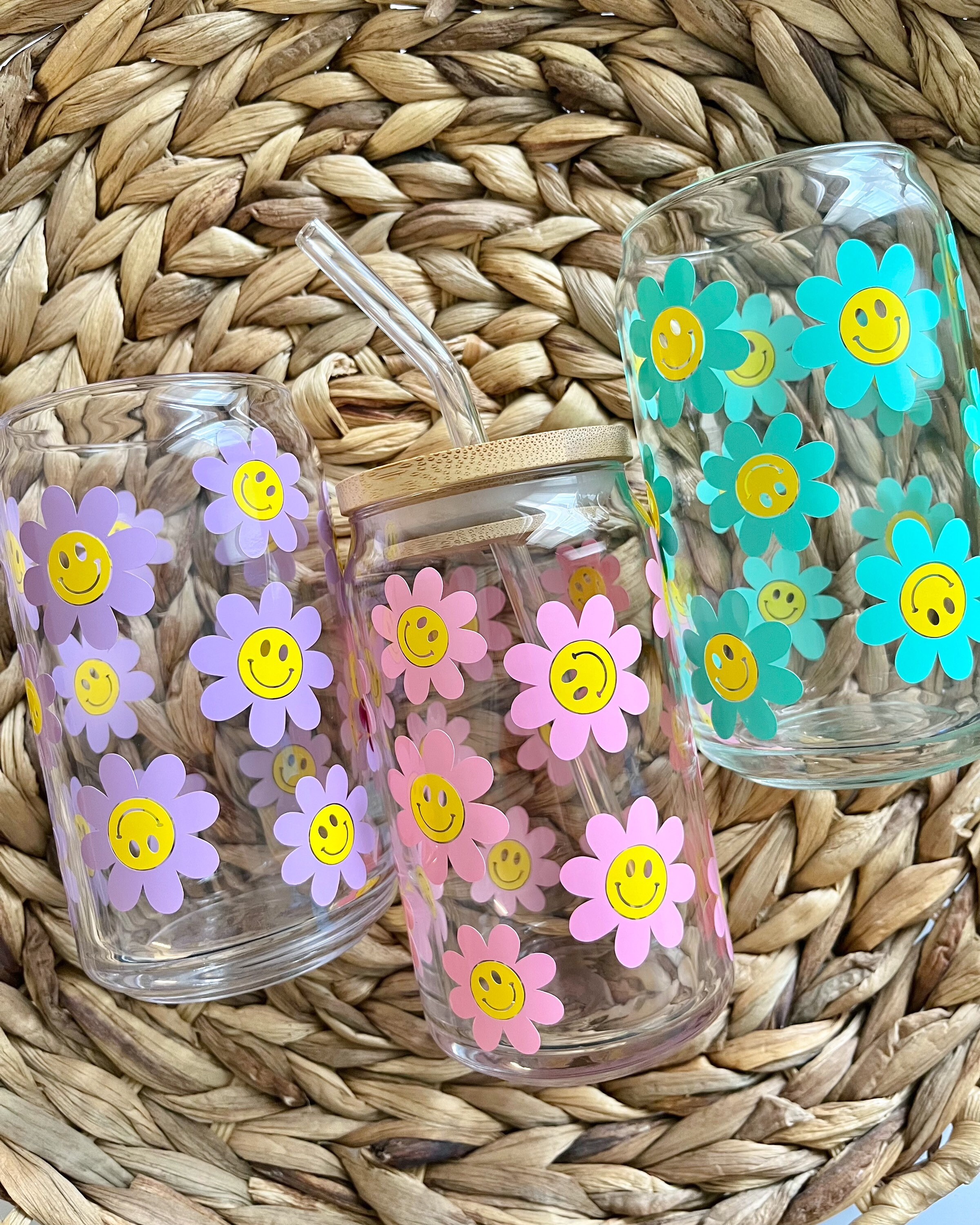 Smiley Daisy Glass Cup / Flower Glass Cup / Iced Coffee Cup / Spring Cup / Cute Glass Cup / Floral Cup / Daisy Gifts / Retro Glass