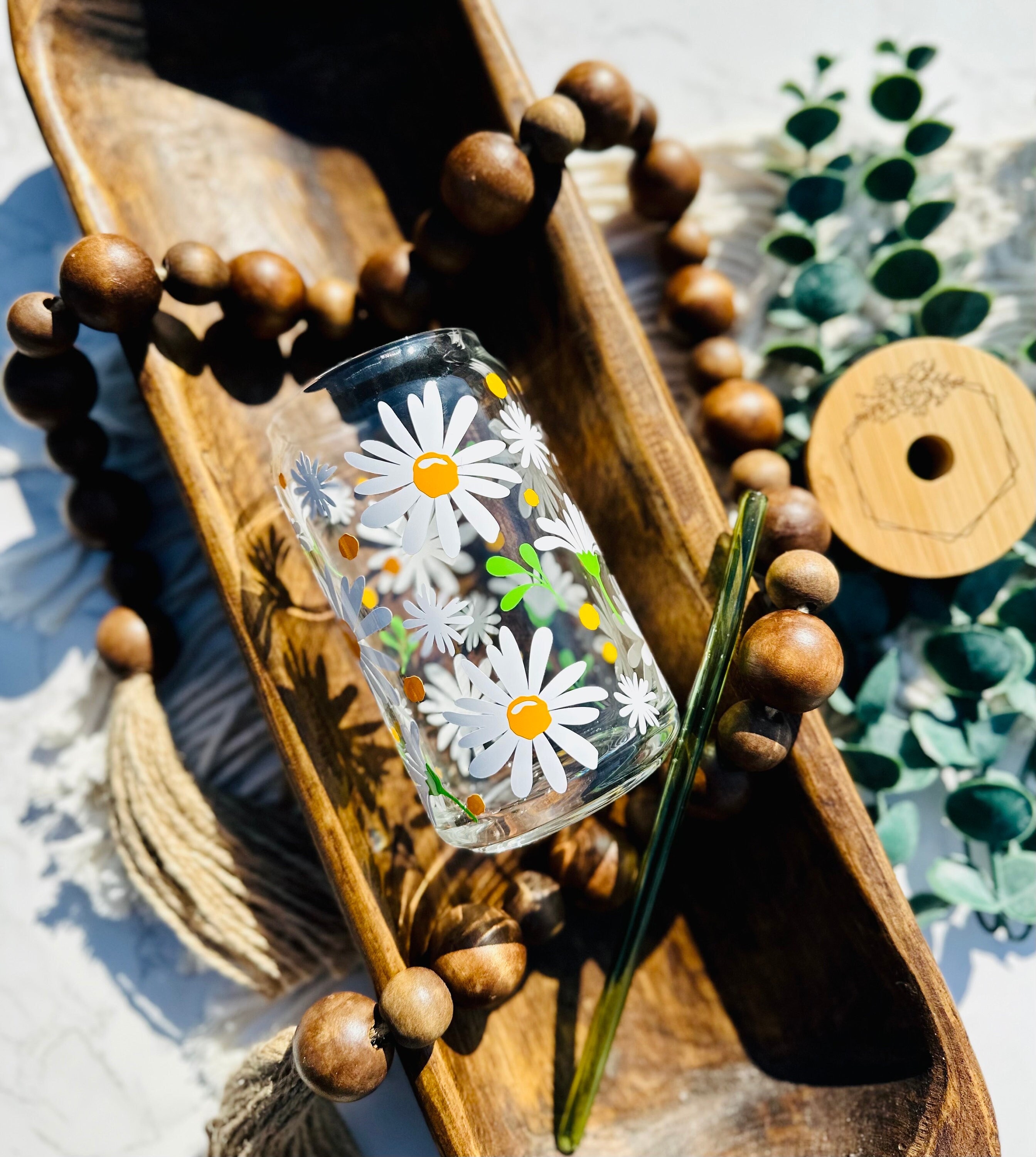 White Daisy beer can glass, floral beer can glass, Beer glass, libbey glass, coffee glass, engraved bamboo lid, iced coffee glass