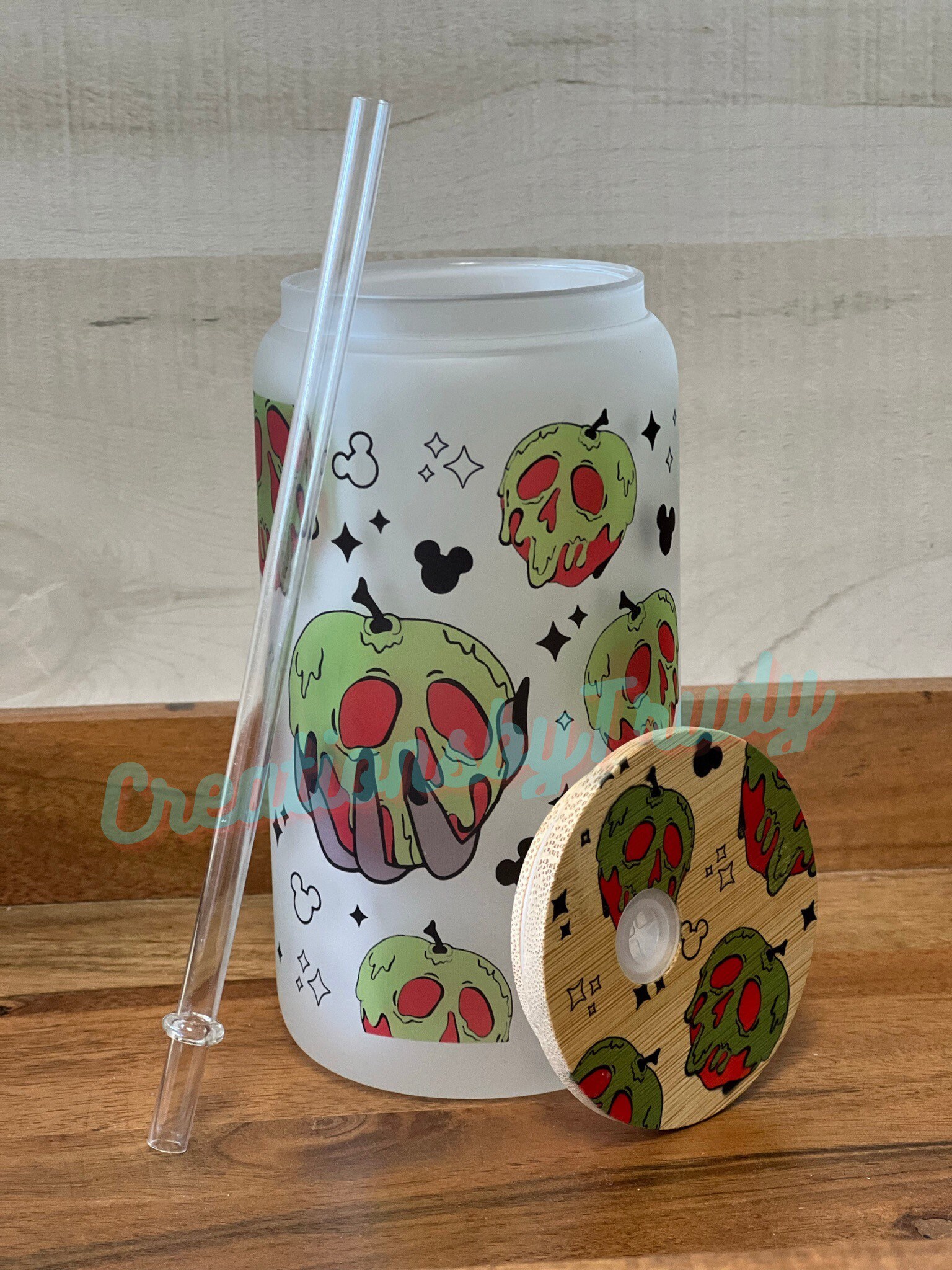 Poison Apple – frosted can shaped glass with printed lid and straw