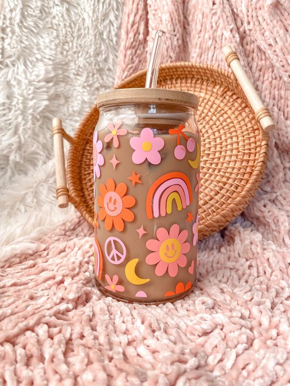 Retro Groovy Flowers Aesthetic Beer Can Shaped Glass, Cute Boho Peace Inspired Iced Glass Tumbler