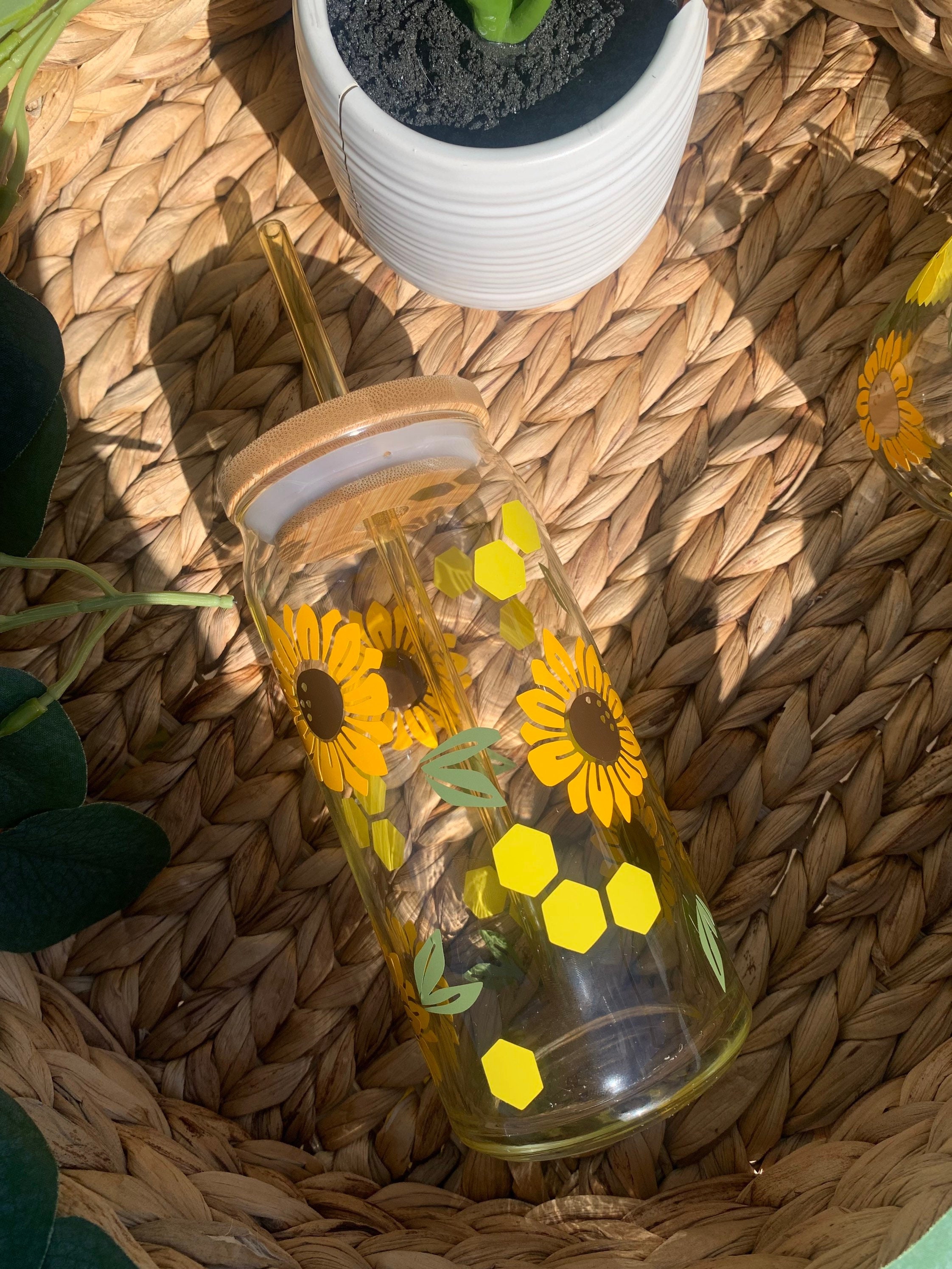 Sunflowers beer can glass, Flower glass, Beer glass, libbey glass, engraved bamboo lid, coffee glass, iced coffee glass