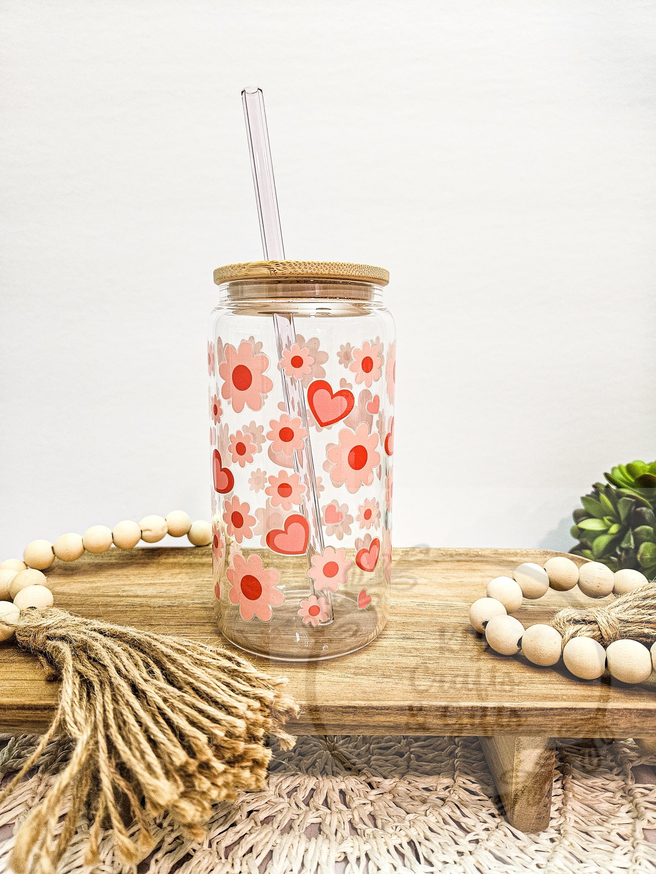 Retro Daisy Glass Cup, Hearts and Daisies Beer Can Glass, Cute Iced Coffee Cup, Gift for Friend, Trending Glassware, Valentines Day Glass