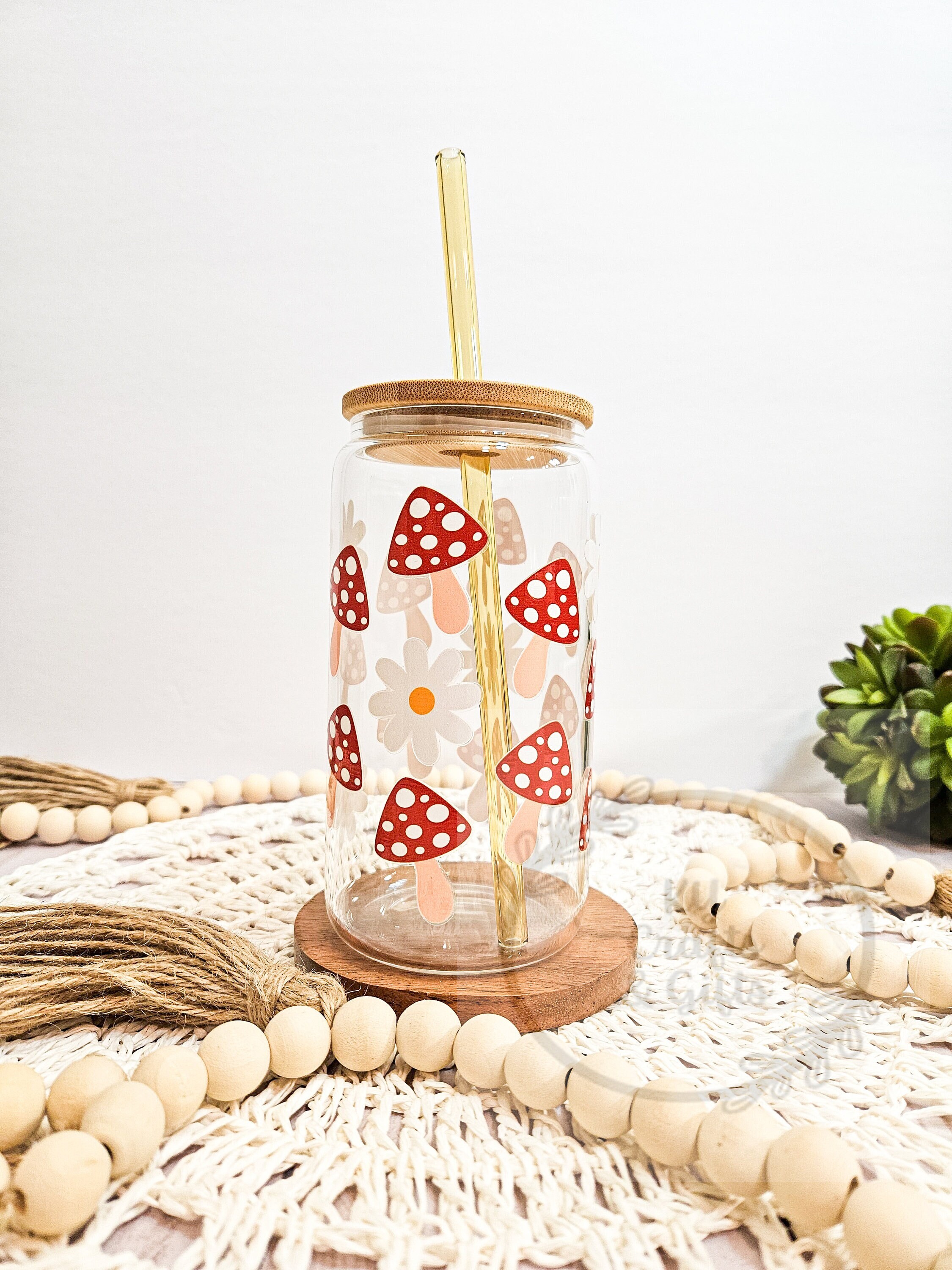 MUSHROOM Glass, Boho Beer Can Glass, Custom Tumbler, Retro Daisy Iced Coffee Glass with lid and straw, Gift for mushroom lover, Cottagecore