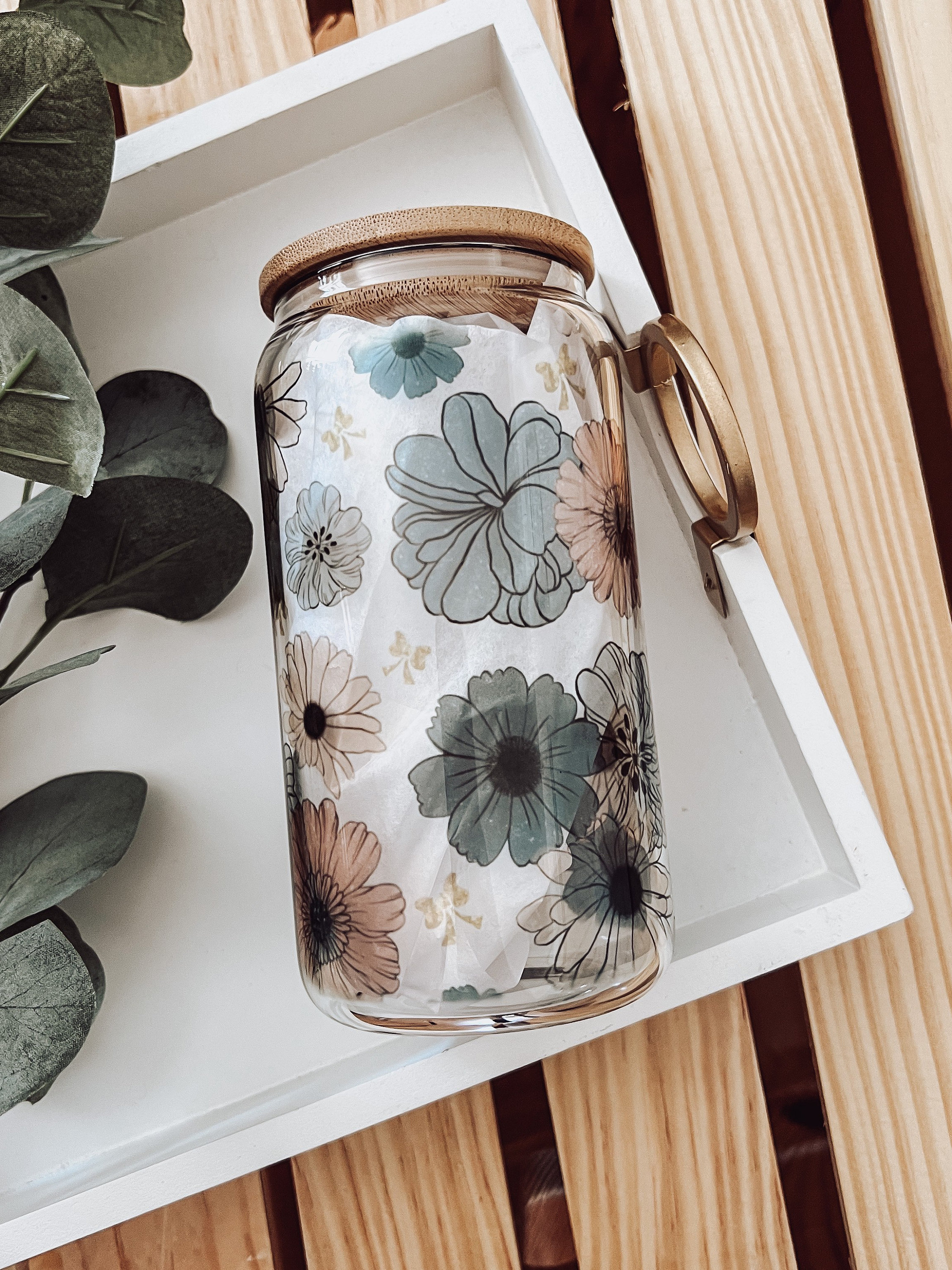 Retro Blue Floral Libby Glass Cup, Iced Coffee Cup, Smoothie Glass, Cup for Iced Coffee, Cold Drink Cup, Reusable Plastic Straw & Bamboo Lid