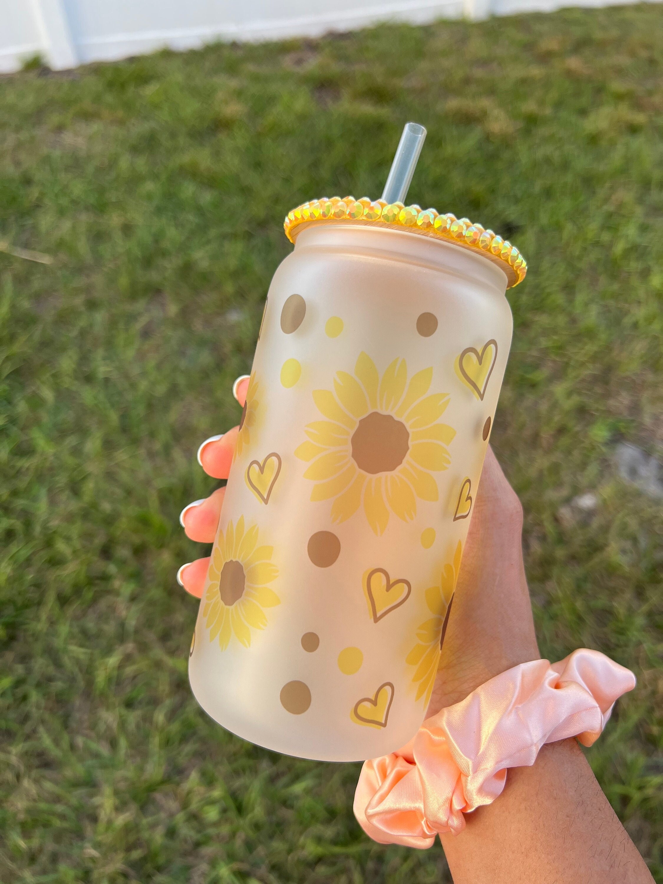 Cute Sunflower 16 Oz Frosted Beer Can Glass Cup, Cute Beer Can Glass Cups, Cute Aesthetic Cups, Personalized Cups, Cute Glass Cups, Flower