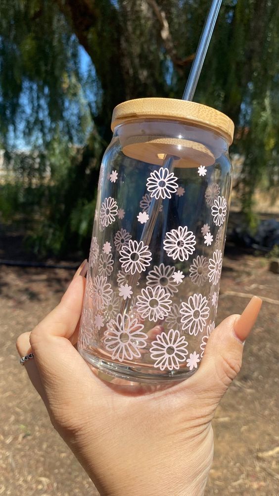 Daisy Flower Glass, Pastel Flowers, Summer Cups, Beer Glass Can, Flower Cups, Iced Coffee Cup, and Flowers Glass Cup