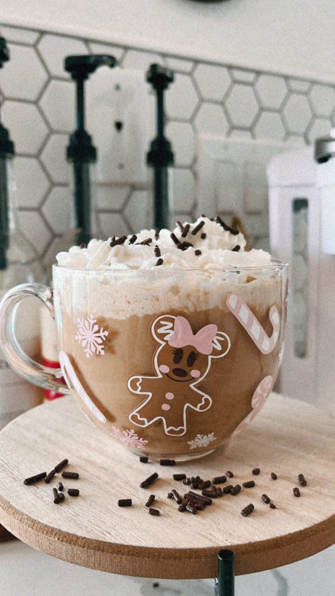 Christmas Mug, Pink Christmas mug, Pink Christmas Coffee mug,  Mouse Gingerbread, Coffee mug, Christmas mug