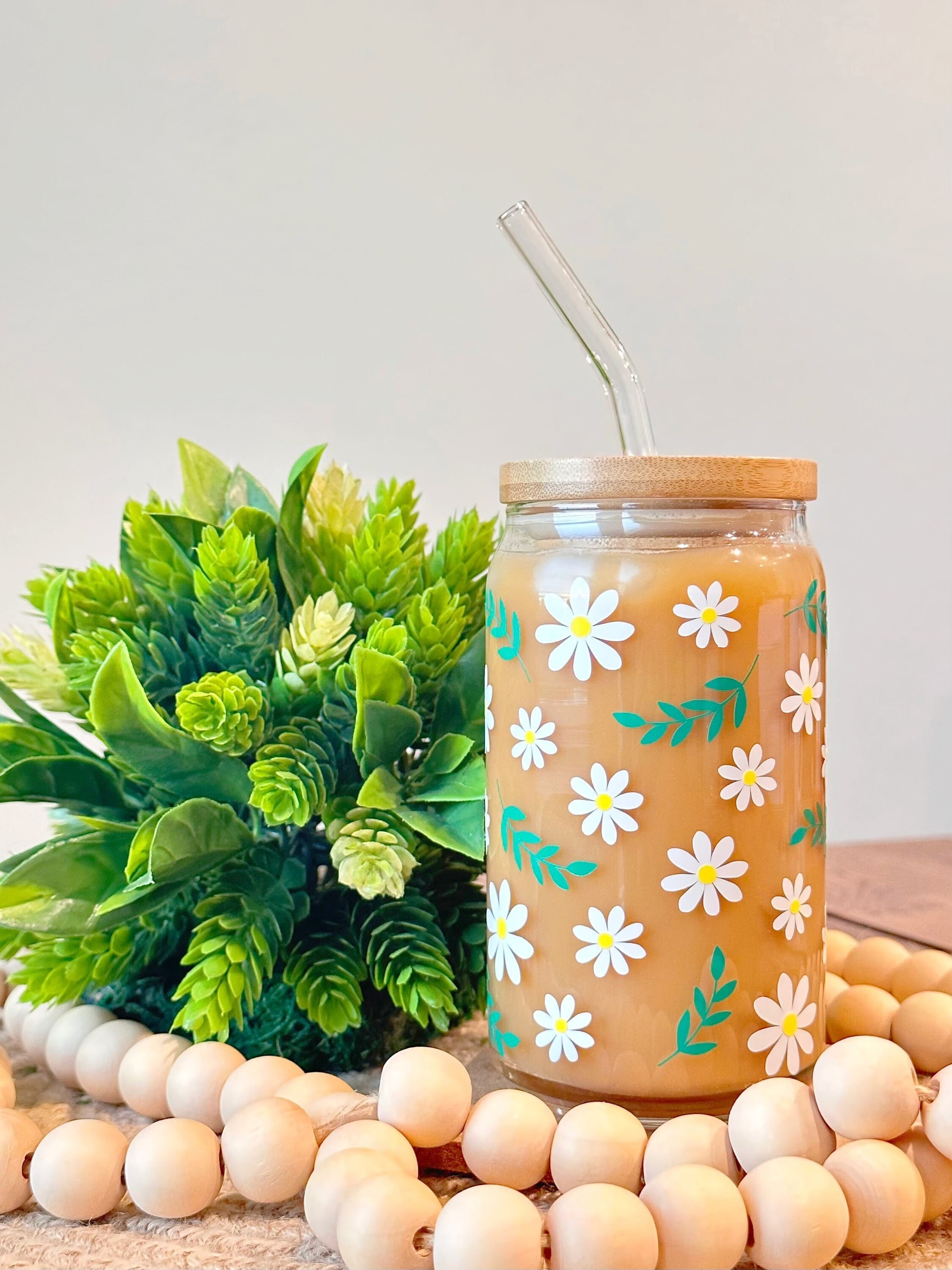 Floral Coffee Glass | Daisy Glass Cup | Iced Coffee Cup | Gift for her | Trendy Cup | Cup with Lid and Straw | Spring Glass Cup