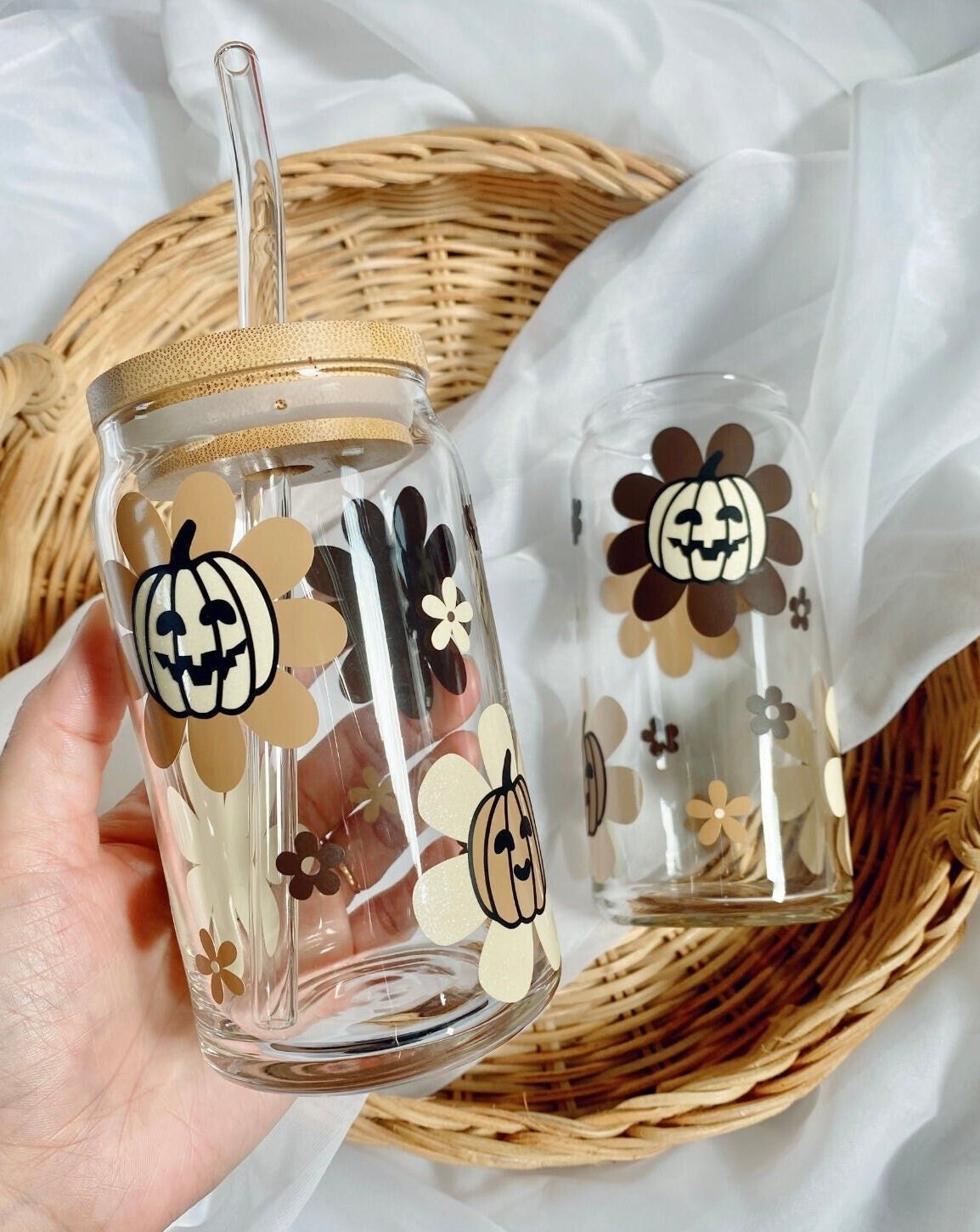 Retro Daisy Pumpkin Beer Can Glass, Iced Coffee Glass, Spooky Glass Cup, Halloween Glass, 16oz 20oz Glass, Aesthetic Glass, Fall Glass