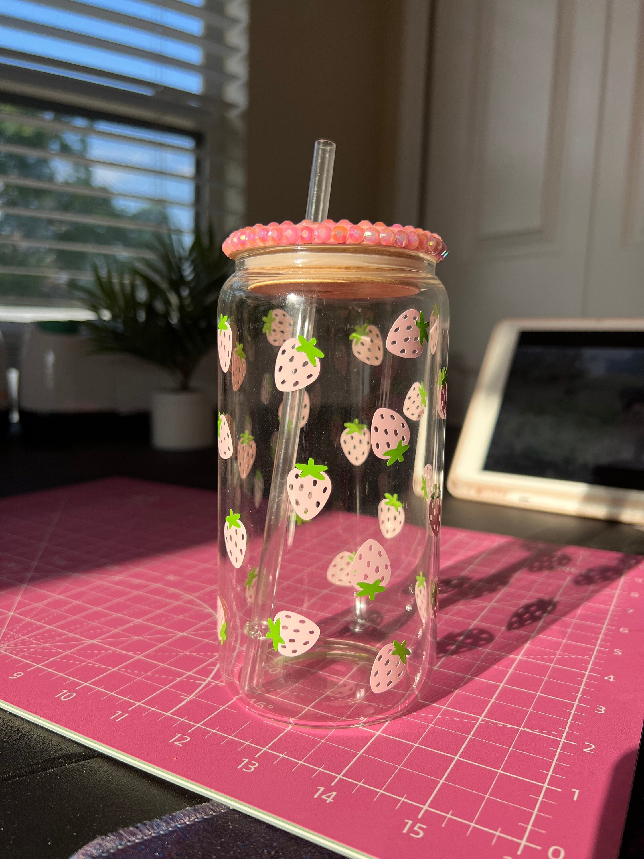 Cute Mini Pink Strawberries Clear Beer Can Glass Cup, Rhinestone Lids, Personalized Glass Cups, Fruit Cups, Pink Cups, Cute Aesthetic Cups