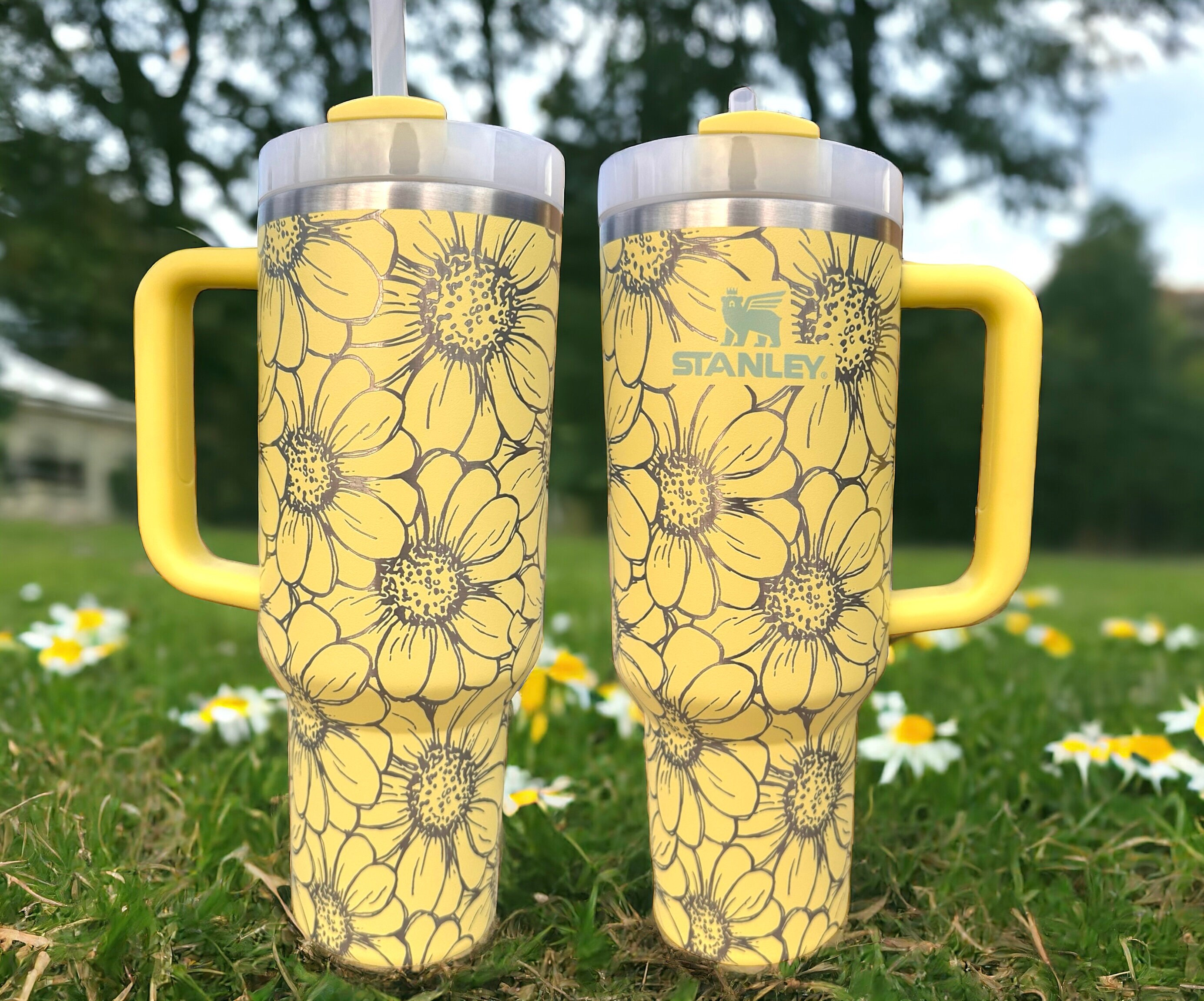 40 oz Tumbler w/ Daisy pattern engraved.