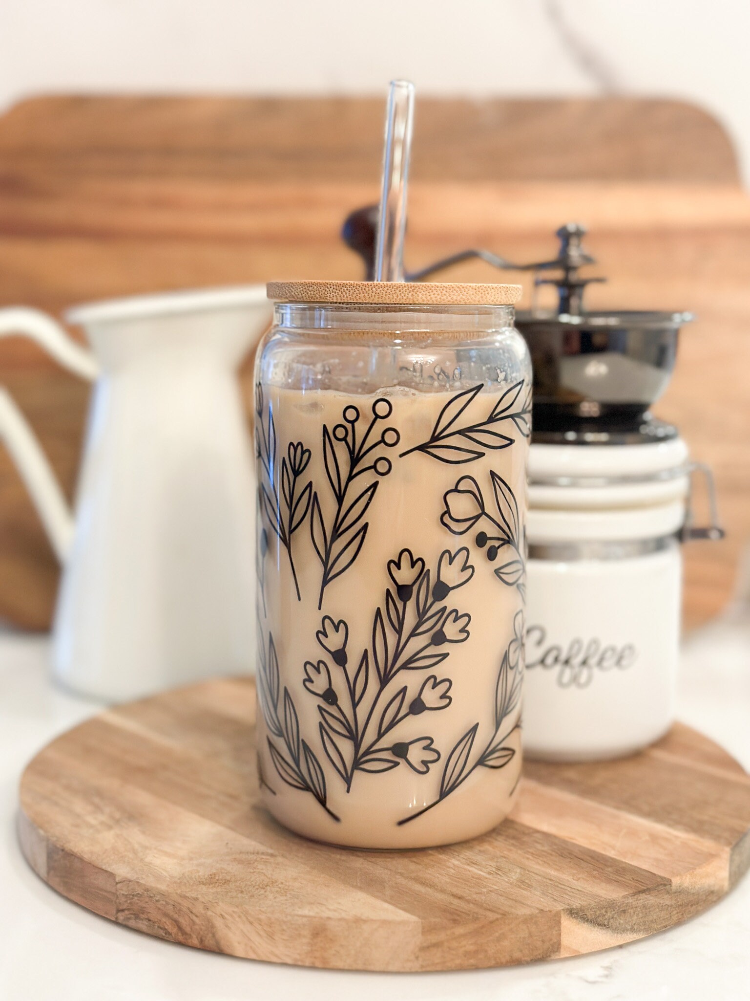 Wildflower Can Glass, Iced Coffee Drink, 16 oz Floral Pattern Coffee Cup, Bamboo Lid & Straw, Clear Glass Tumbler, Coffee Aesthetic