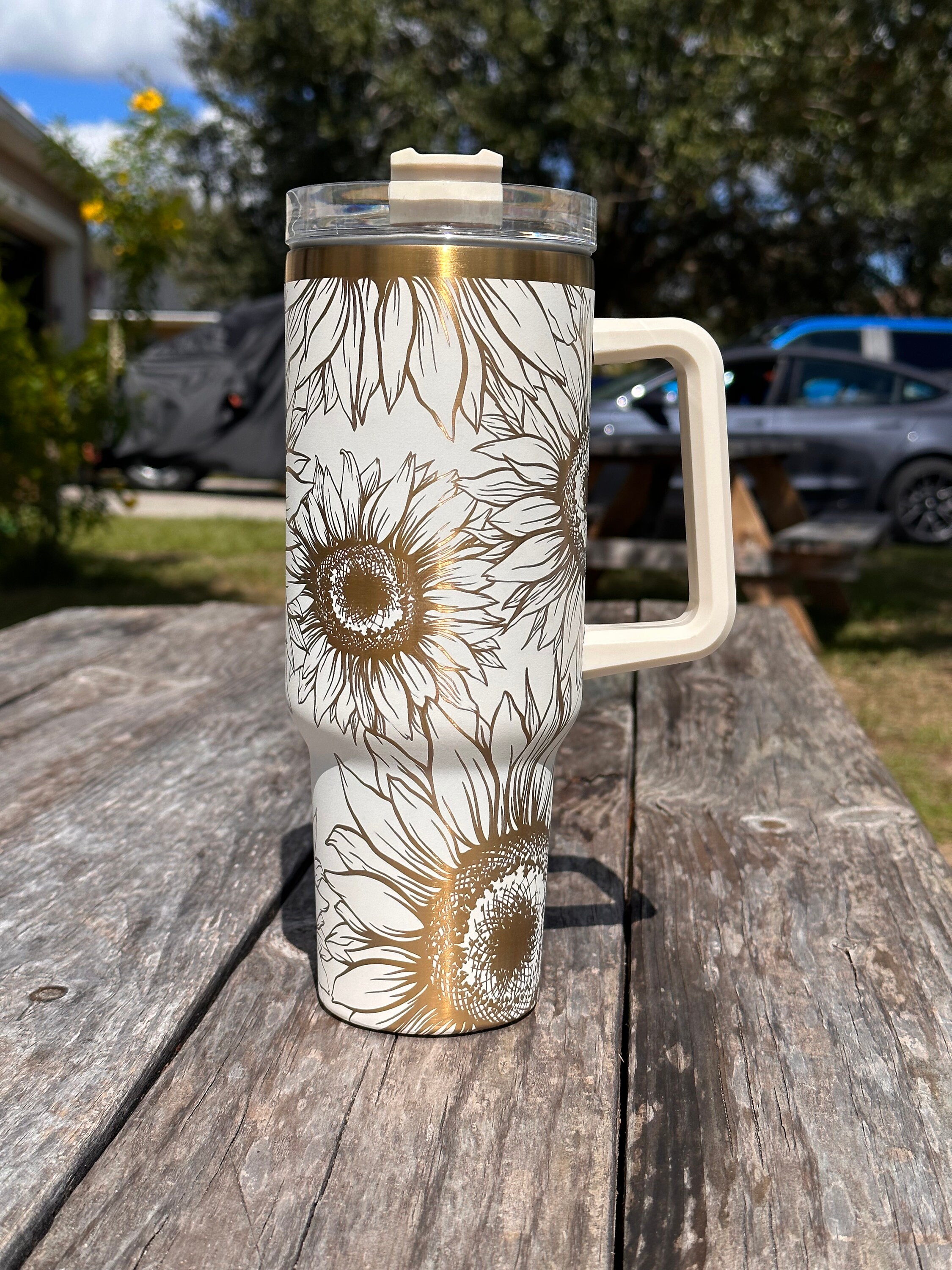 40oz Sunflower Tumbler – Laser Engraved