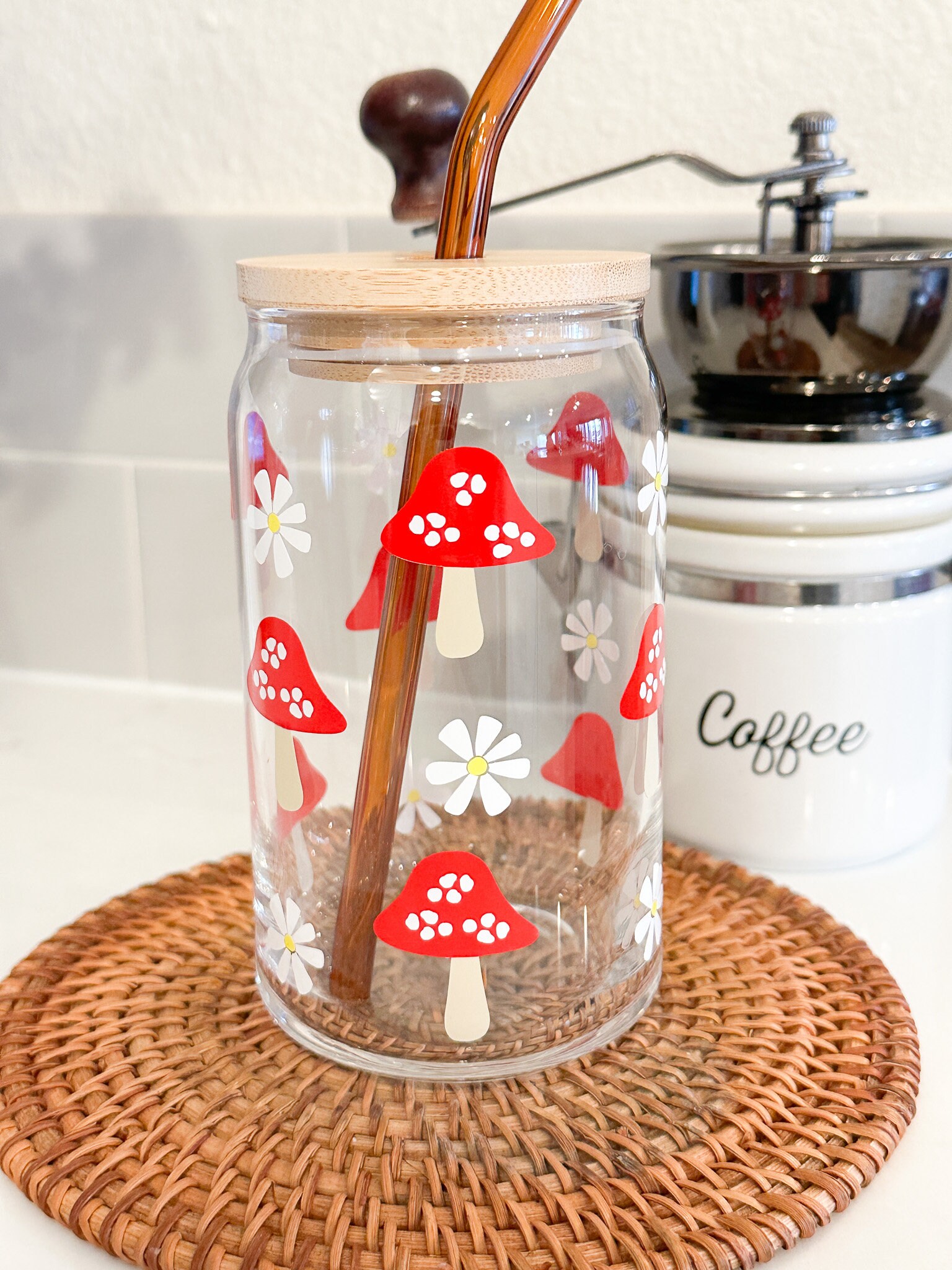 Mushroom Beer Can Glass, Iced Coffee Cup, 16 oz Can Glass, Personalized Gift, Mushroom Gifts, Daisy Coffee Glass, Gift for Friend,Retro Vibe