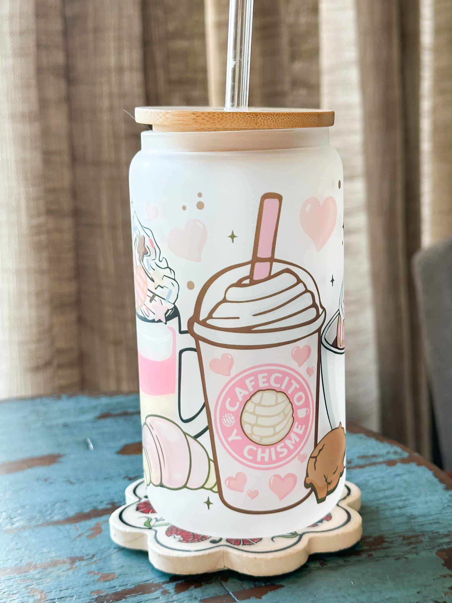 Cafecito y Chisme Iced Coffee Glass, Tumbler Gift, 16 oz Frosted Glass Cup, Gift, Ice Coffee Drink,Lid & Straw, Pan De Dulce Frosted Tumbler