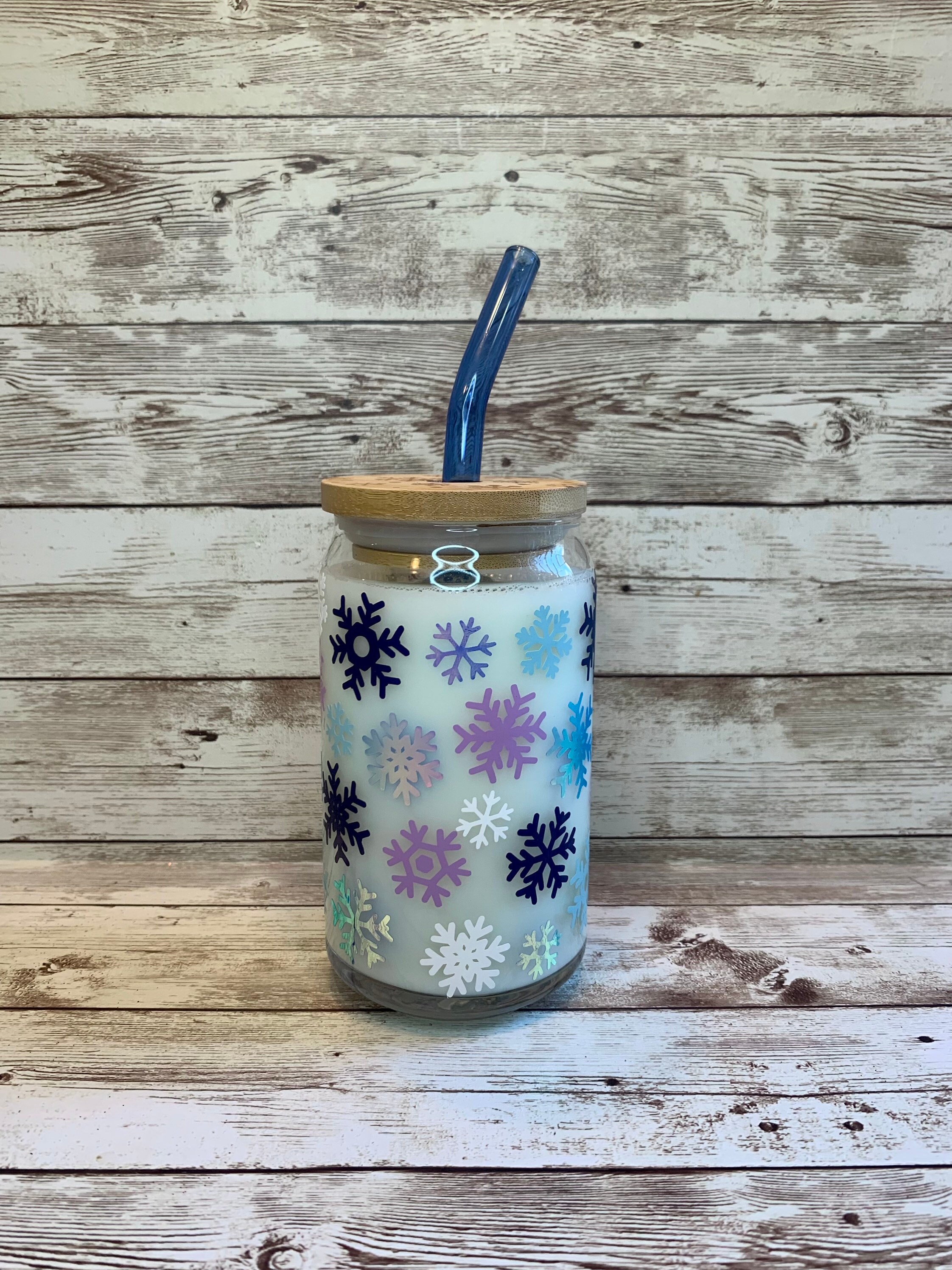 Winter Snowflake Beer Can Glass / Holiday Snowflake Glass / Iced Coffee Cup / Gift For Her / Winter Coffee Mug / Christmas Gift / Bamboo lid