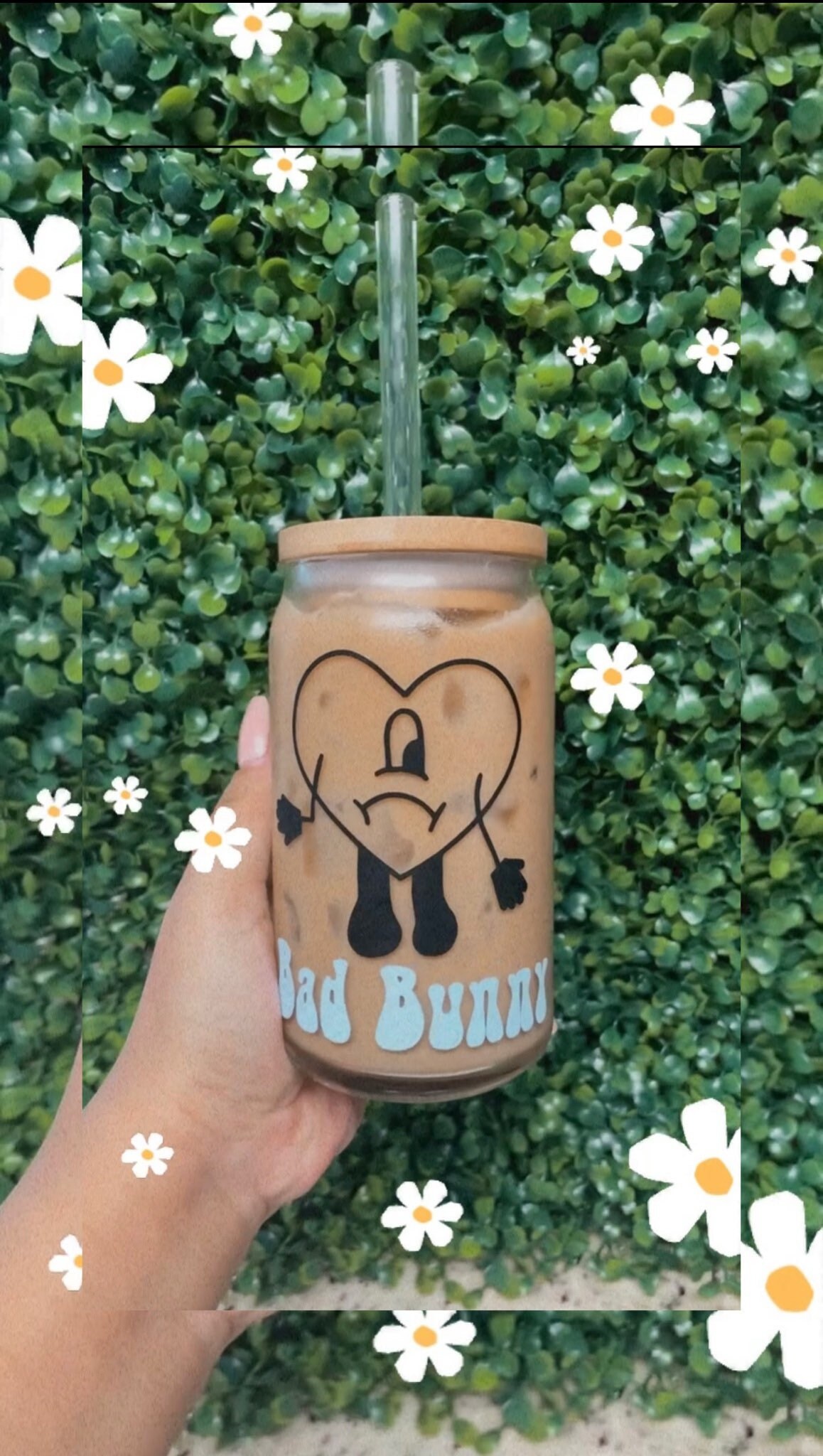 Personalized Bad Bunny Me fui de vacaciones heart Libbey beer can glass, Iced coffee lover, Trendy, Concert merch, Bamboo lid