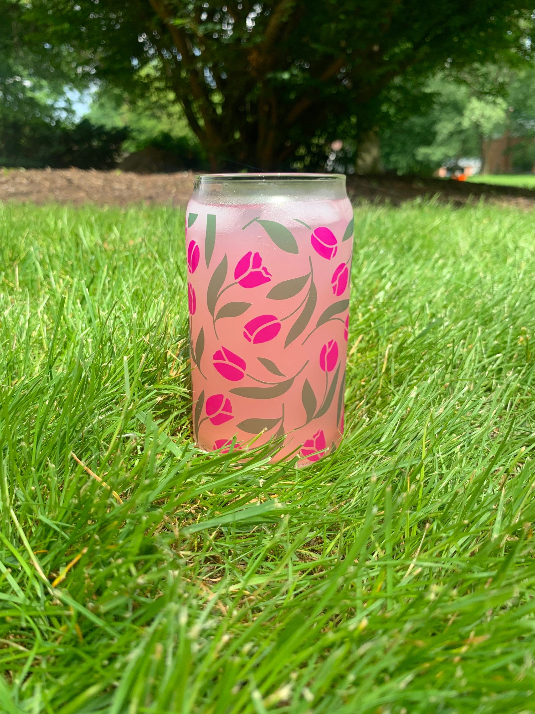 Floral Color Changing Cold Cup / Spring Beer Can Glass / Flower Lover Tumbler / Gift for her / Color Changing Iced / Tulip Iced Coffee Glass