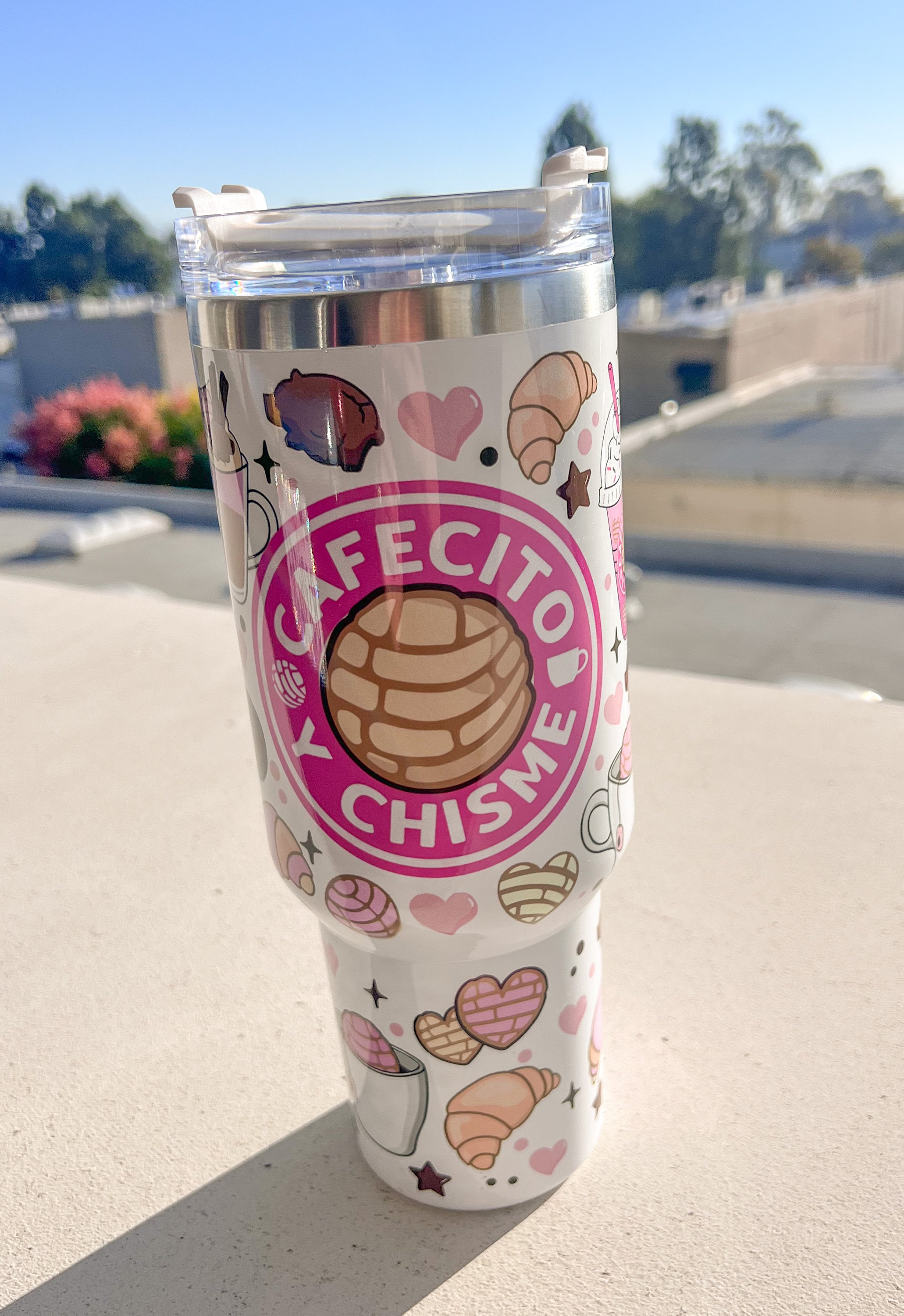 Cafecito Y Chisme 40 oz tumbler | 40 oz tumbler| travel mug| Coffe mug | Pan Dulce Tumbler| Conchas