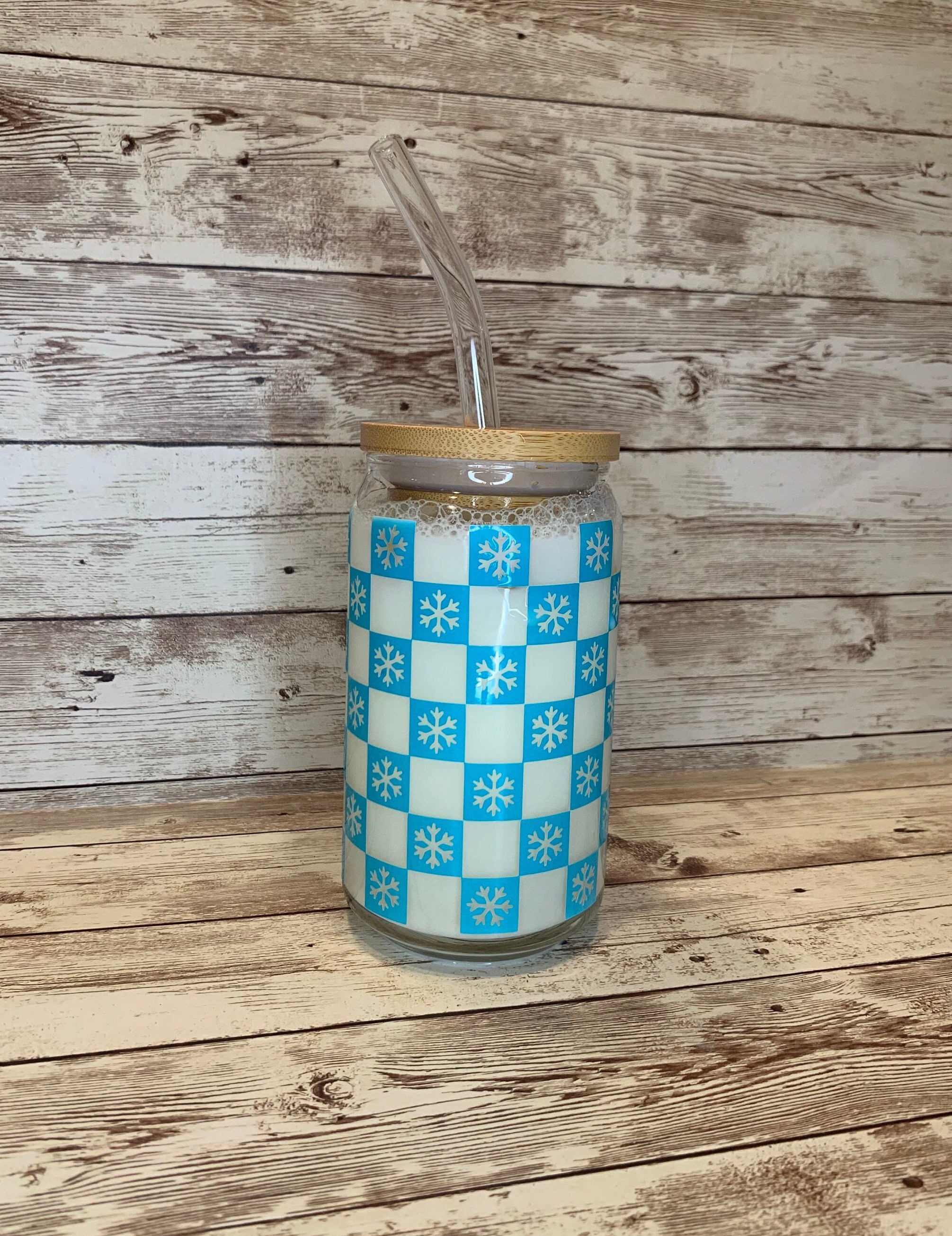 Color Changing Christmas Beer Can Glass / Retro Holiday Snowflake Present Glass / Iced Coffee Cup / Gift For Her / Bamboo lid and straw