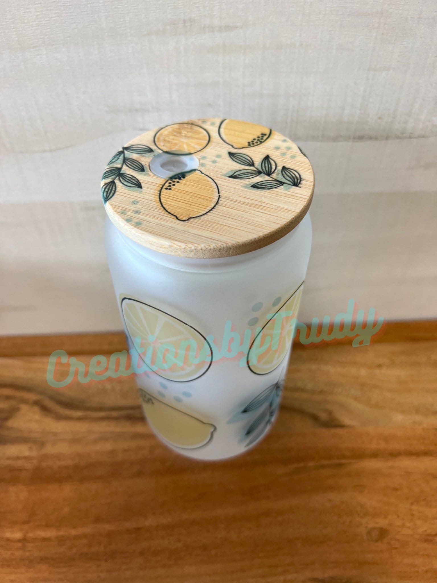 Lemons and leaves – frosted can shaped glass with printed lid and straw