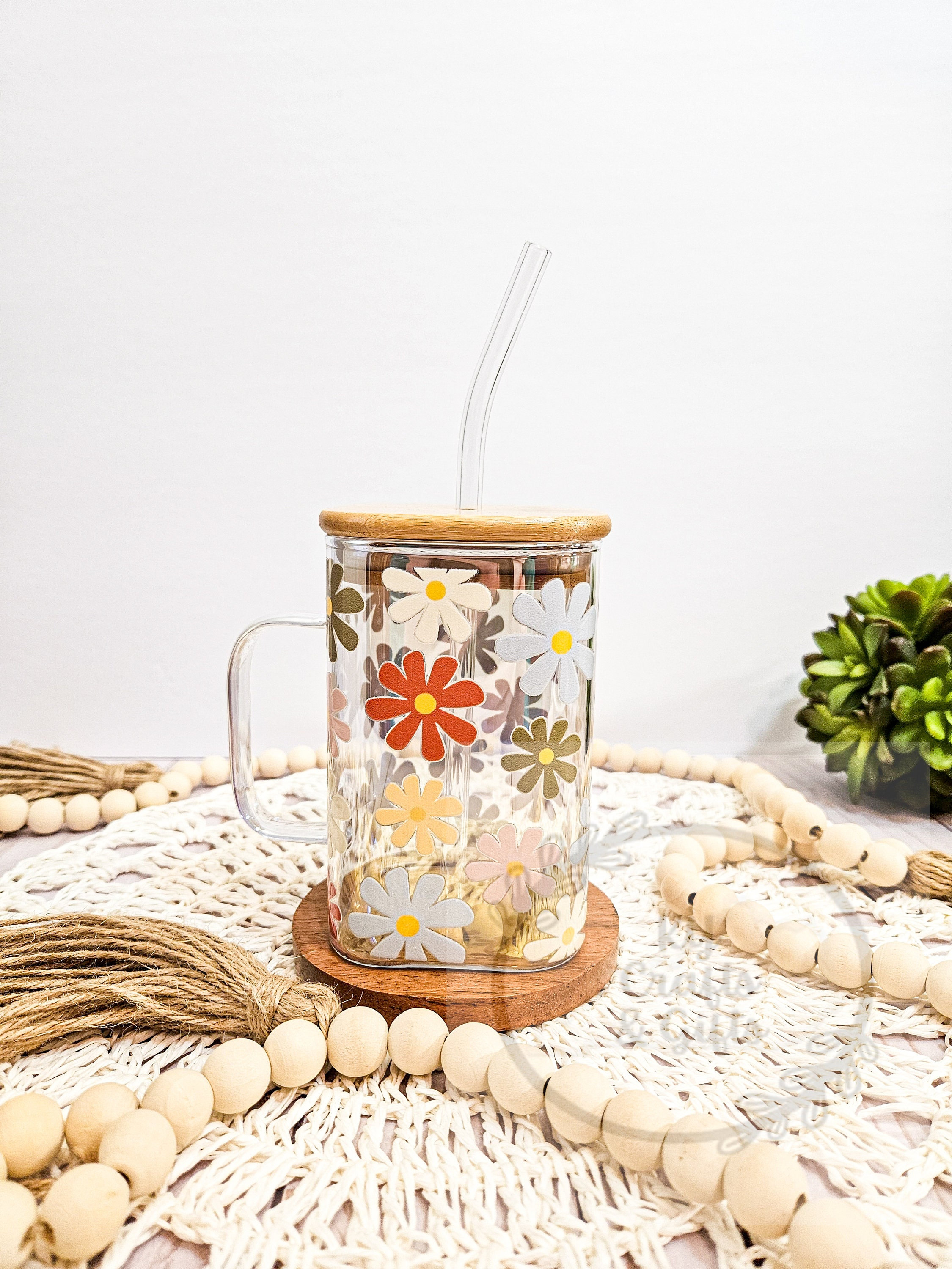 Retro Daisy Glass Cup, 20 oz Glass Cup, Square Glass Mug, Colorful Boho Floral Tumbler, Iced Coffee Cup, Bridesmaid Gift, Trendy Glassware