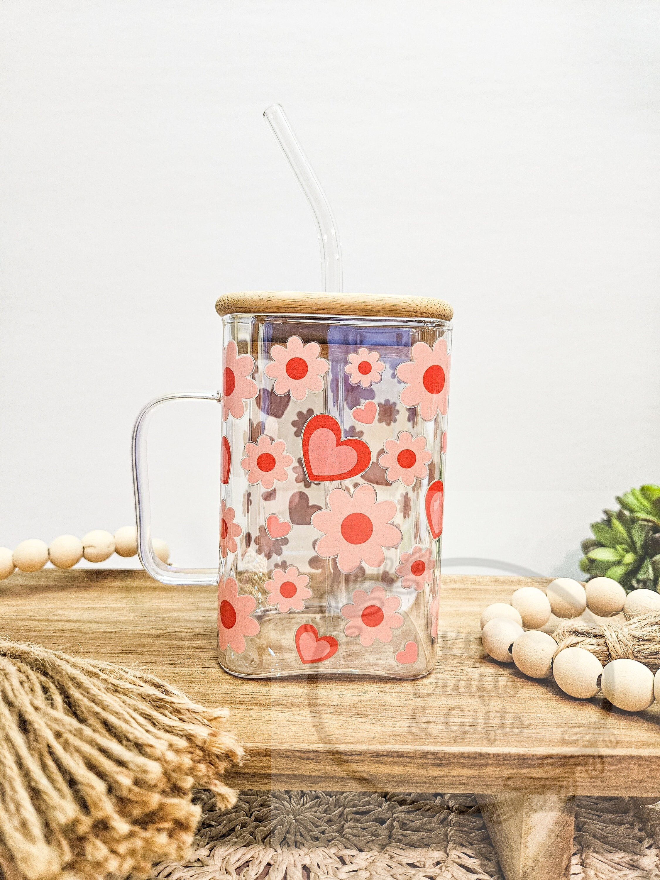 Retro Daisy Glass Cup, 20 oz Glass Cup, Square Glass Mug, Hearts and Daisies Tumbler, Cute Iced Coffee Cup, Gift for Friend, Pink Hearts Mug