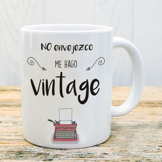 No Envejezco Me Hago Vintage Mug