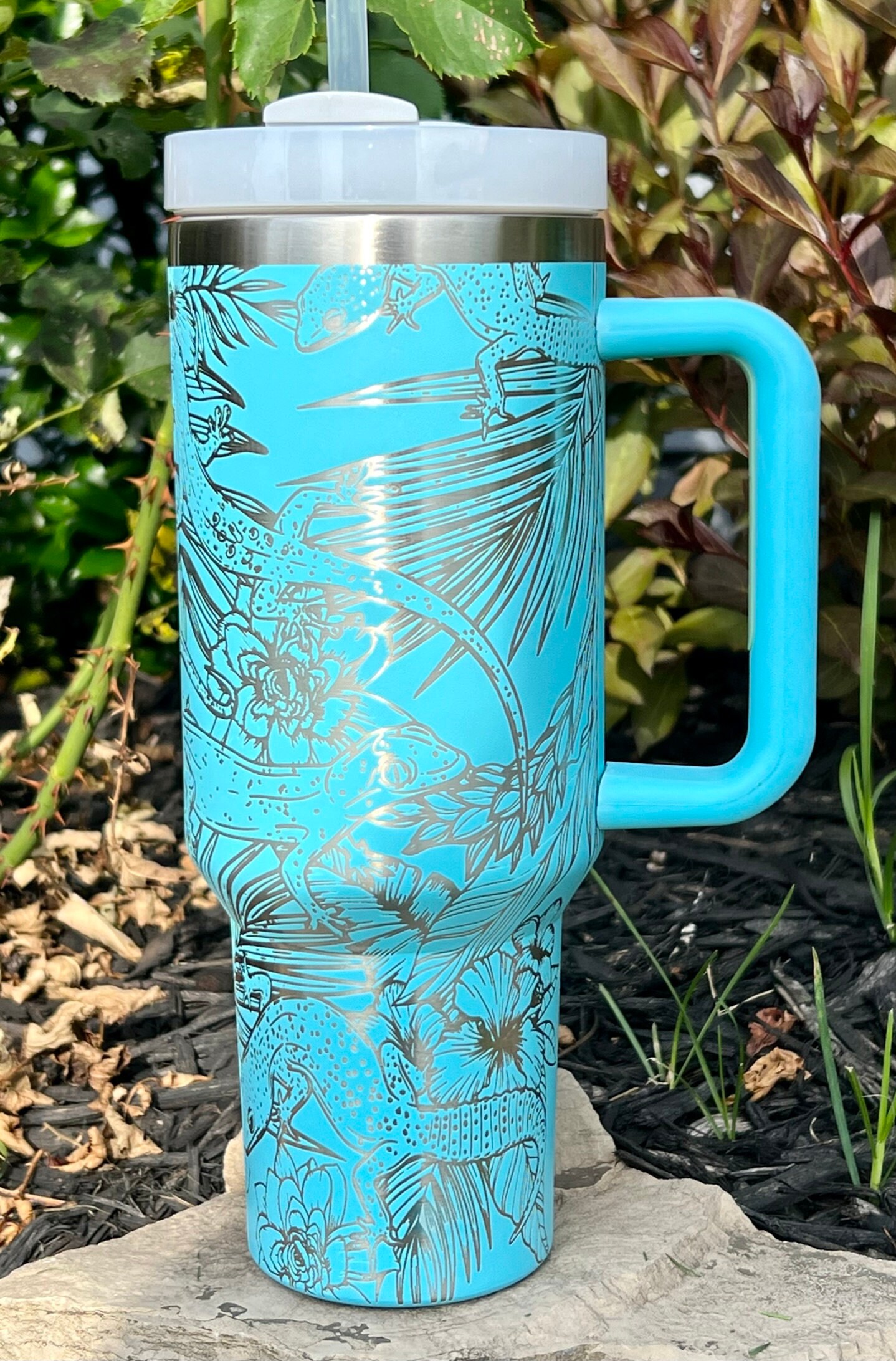 Geckos Lizards Laser Engraved 40oz Tumbler with Handle Lid and Straw, Custom Engraved Seamless Tumbler, Double Wall Insulated Cup