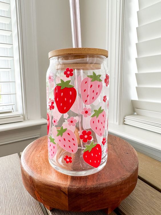 Strawberry Floral Beer Can Glass, Daisies Coffee Glass, Strawberries Glass, Strawberry Floral Cup, Floral Fruit Iced Coffee Glass Tumbler