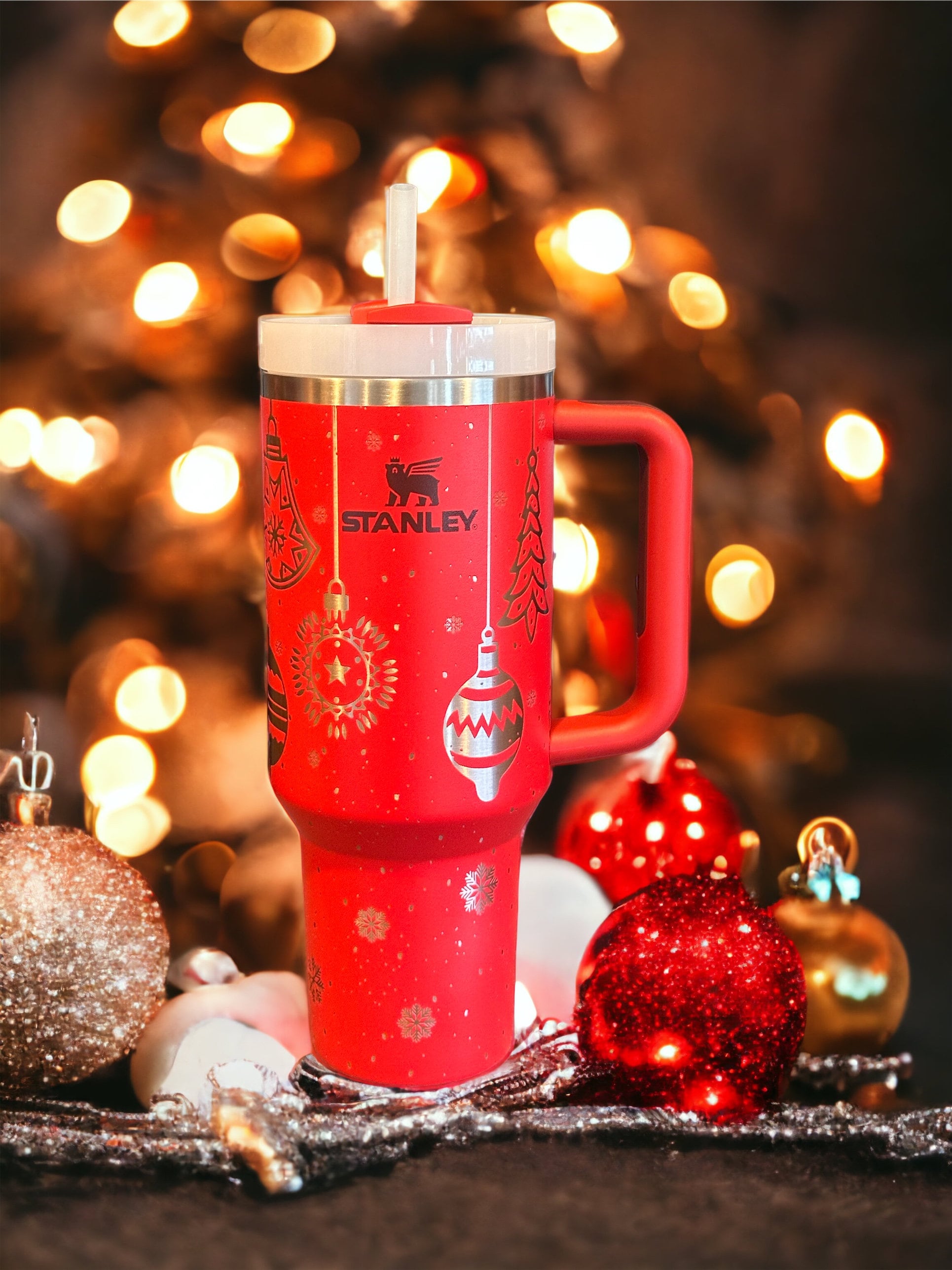 40oz tumbler with Christmas Ornament Engraving