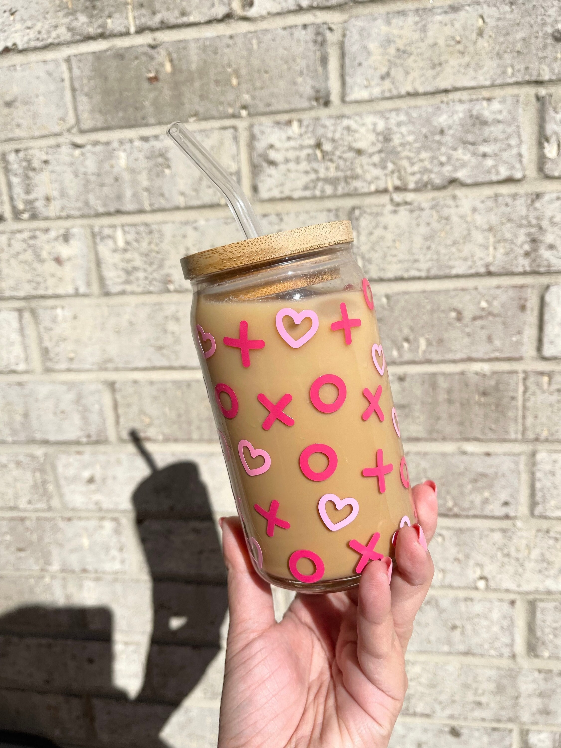 Valentines Day Beer Can Glass | XOXO cup | Valentines Day | Iced Coffee Cup | Valentines Day Gift | Gift for her | Cup with lid and straw