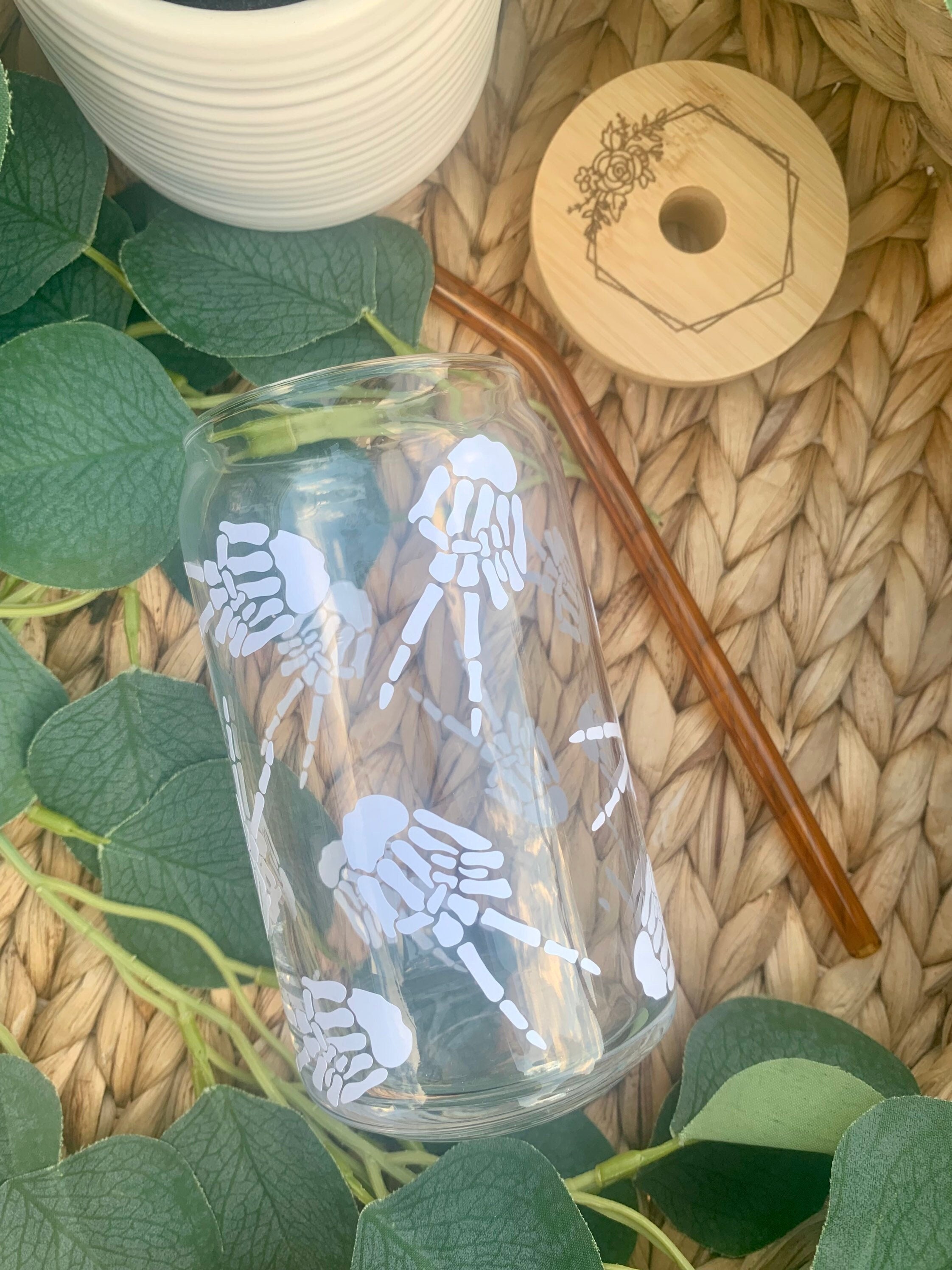 Skeleton Beer can glass, skeleton peace Beer glass, Halloween beer can glass, coffee glass, engraved bamboo lid, iced coffee glass