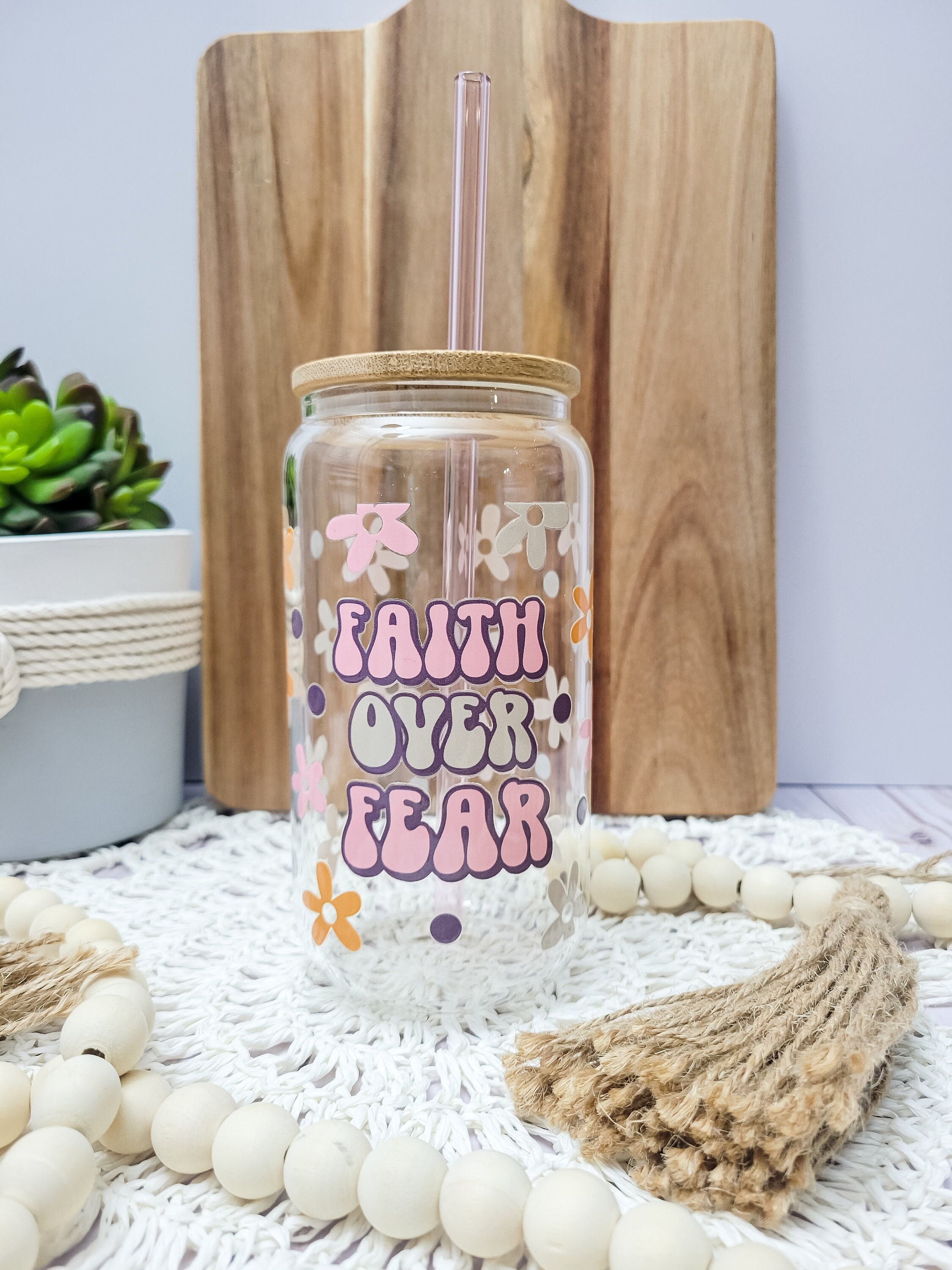 FAITH OVER FEAR Cups, Glass Cup Bamboo Lid, Groovy Flower Cup, Faith Flower Design Tumbler, Faith Gifts for Women, Retro Daisy Iced Coffee