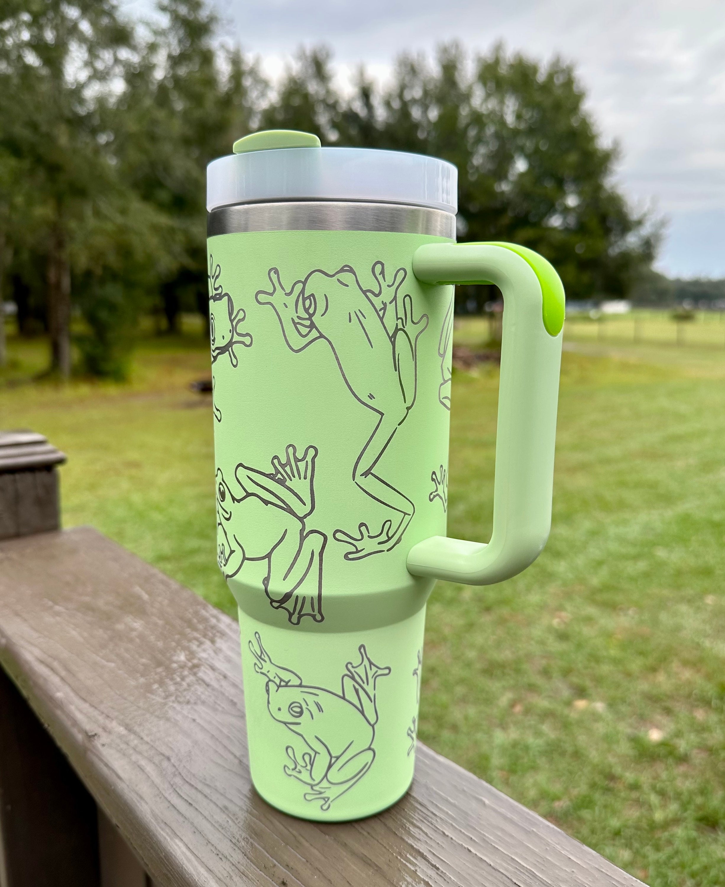 Frog 40 oz Stainless Steel Insulated Tumbler with Handle, Laser Engraved tumbler