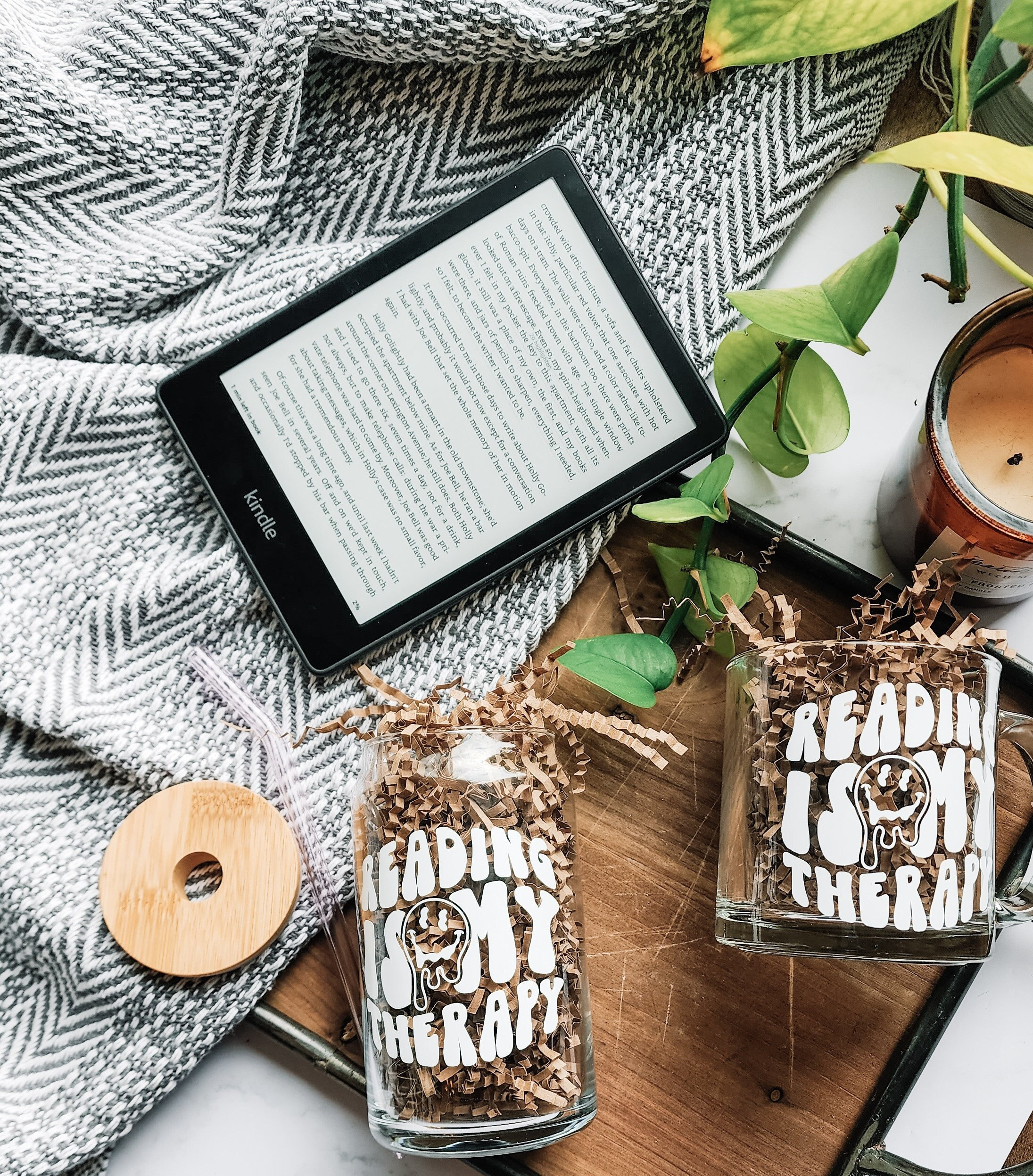 Reading Is My Therapy Cup | Libby Beer Glass | Glass Cup with Bamboo Lid | Iced Coffee Glass with Straw