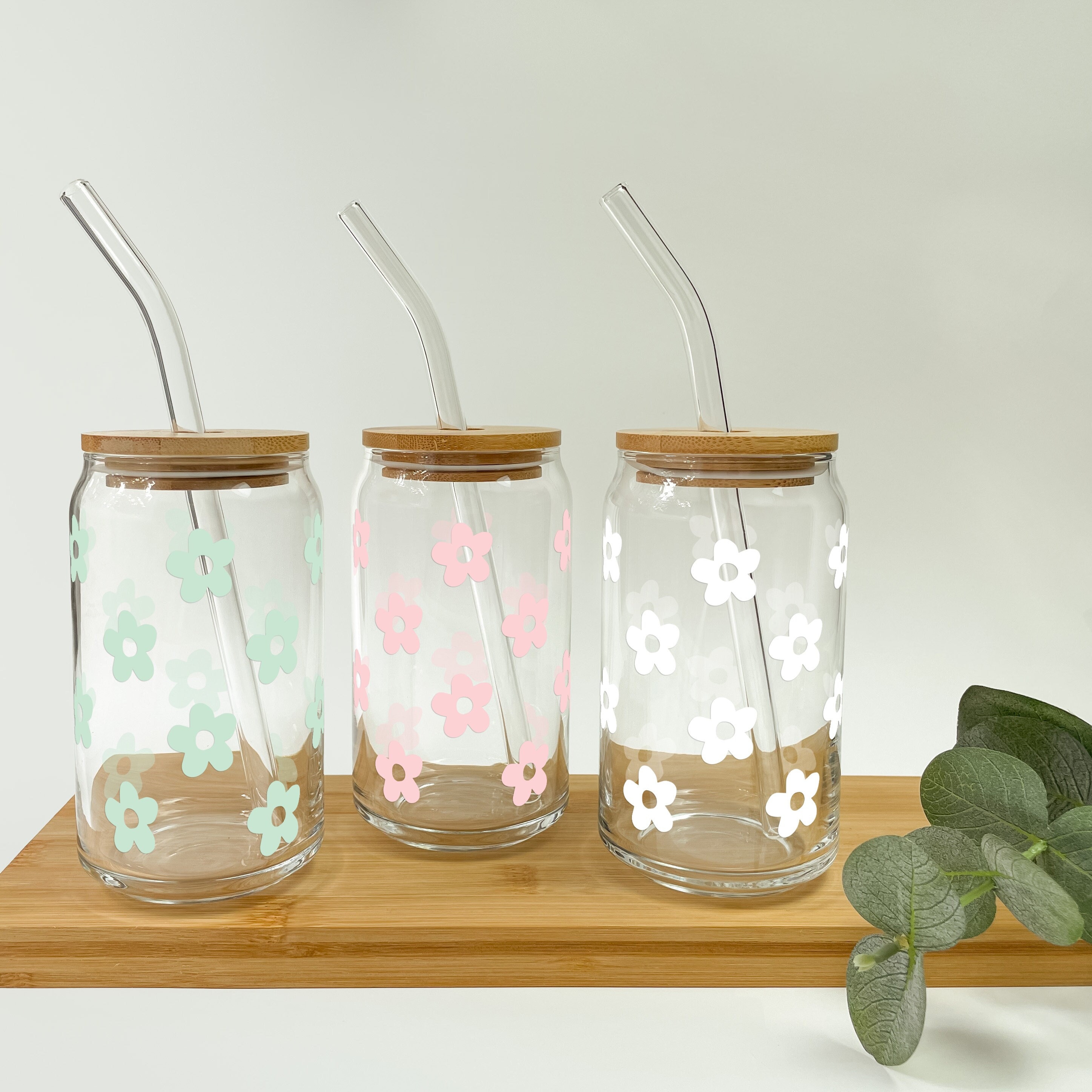 Personalized Daisy Glass Cup, Beer Can Glass with Lid & Straw, Floral Can Glass, 16oz Glass Tumbler, Custom Tumbler, Aesthetic Glass Can