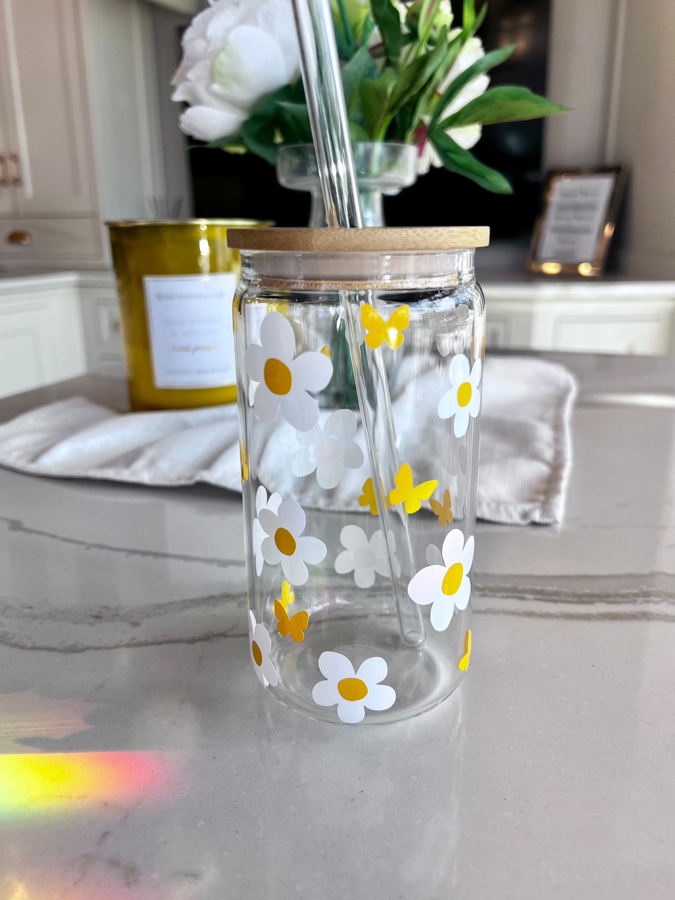 Retro Daisy and butterfly Iced Coffee Glass Cup | Spring Floral Glass Cup | Daisy Beer Can Glass | Yellow daisy butterfly cup | Flower Cup